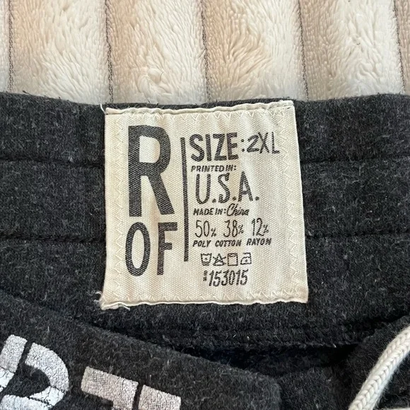 Roots of Fight XXL Bret Hart Fleece Shorts - Picture 5 of 5